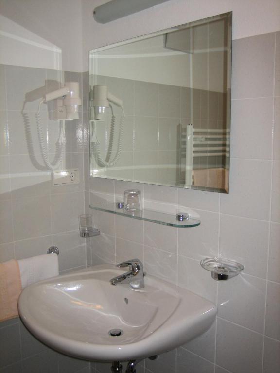 Garni - Appartement Neumairhof Rasun di Sopra Habitación foto