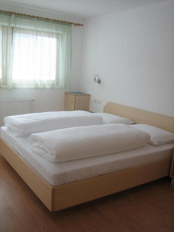 Garni - Appartement Neumairhof Rasun di Sopra Habitación foto